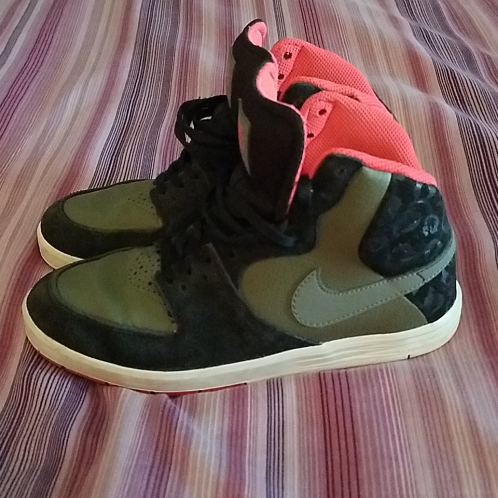 Nike SB (SkateBoard) Shoes